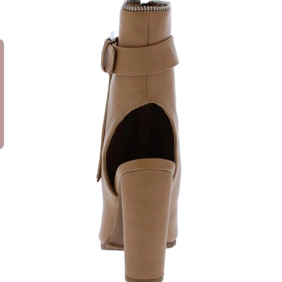Cut out heel booties - Picture 3 of 5